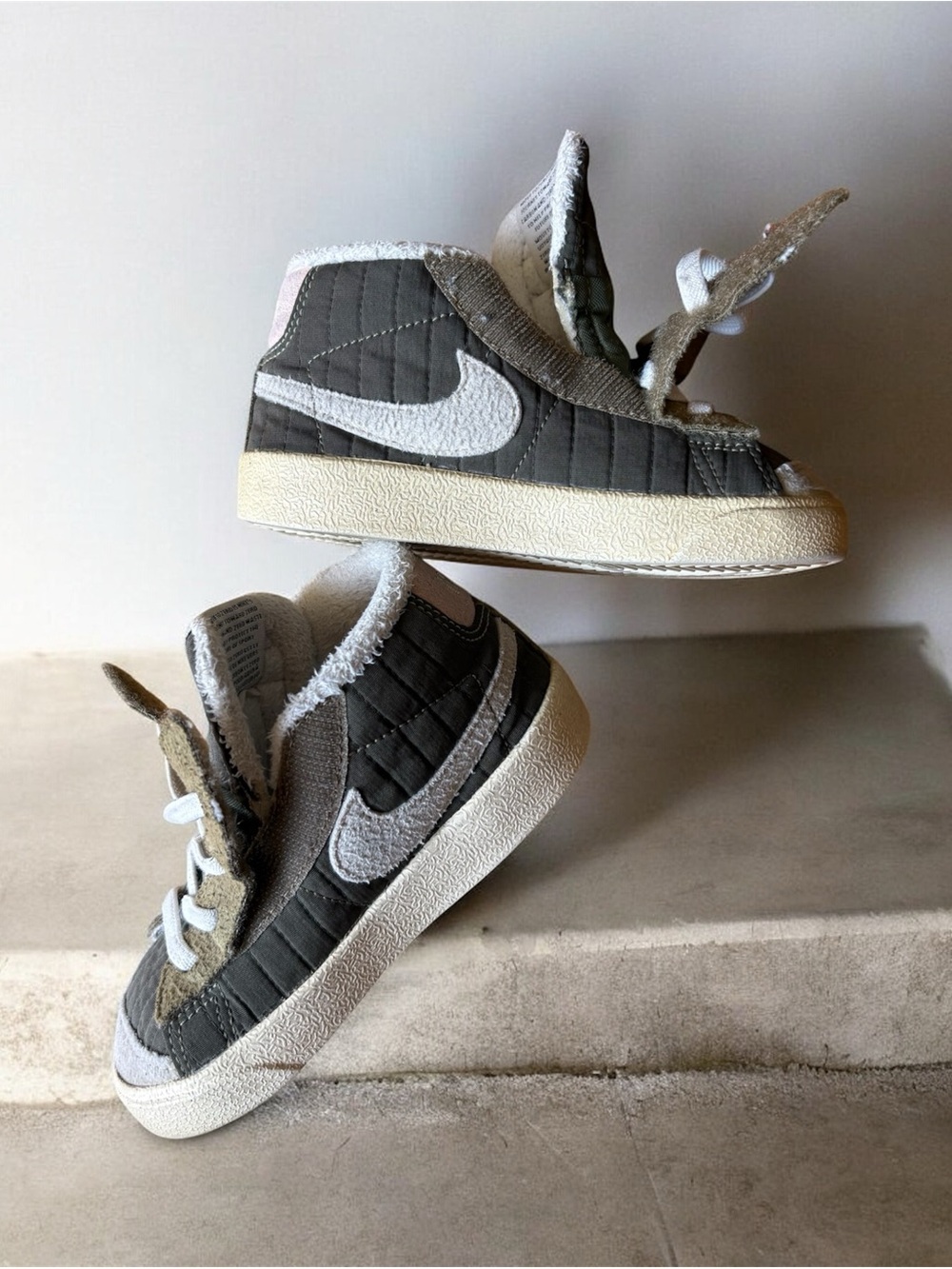 Nike Blazer Mid '77 Toddler Size 8 Sneaker - Picture 4 of 16